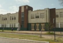 Violento ataque en una escuela de La Plata: identificado el padre que agredió al director